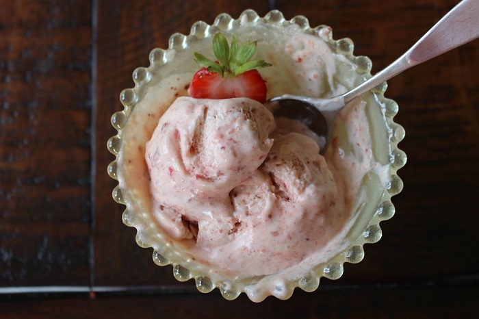 How to Make Strawberry Semifreddo Dessert